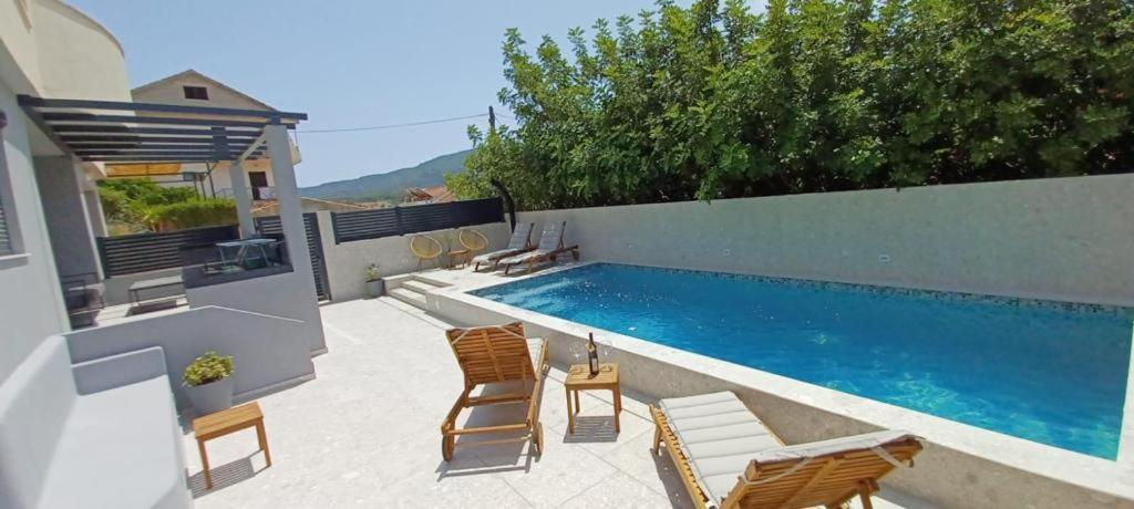 Apartments Belic With Pool Jelsa  Exteriér fotografie