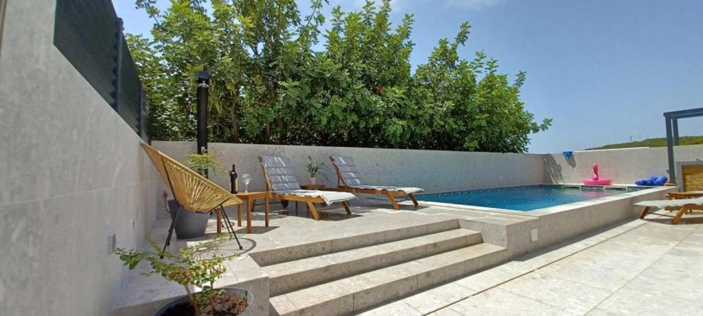 Apartments Belic With Pool Jelsa  Exteriér fotografie